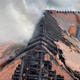Erste Hilfe für die Brandopfer der zerstörten Seniorenresidenz Villa Urvasi